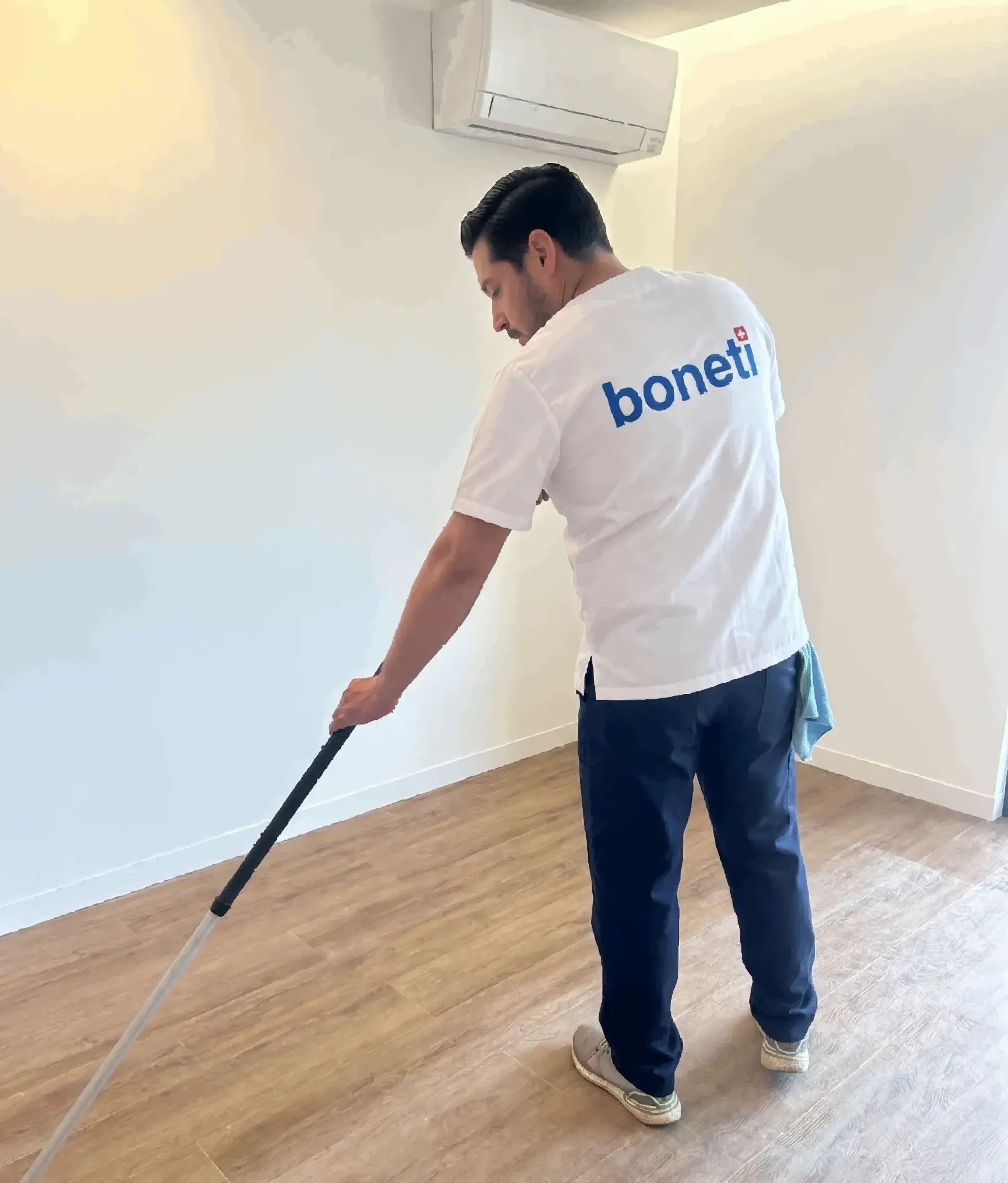 Boneti-Team bei der Reinigung in Zürich